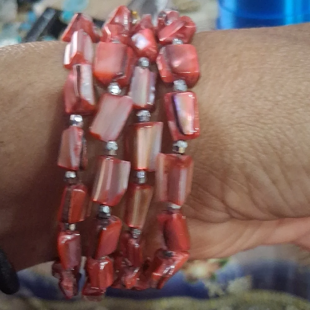 Elegant Pink Beaded Jewelry Set - Picture 12 of 13